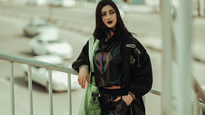 Faldas de cuero góticas – de la rebeldía punk a la elegancia